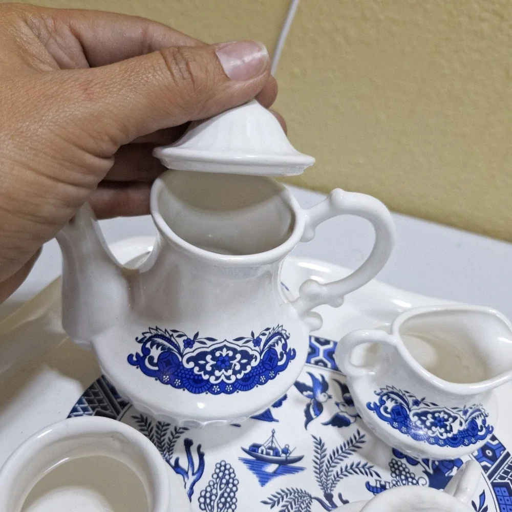 Vintage Blue Willow Miniature Tea Set 13 Pc Porcelain Tray Teapot Cups Saucers